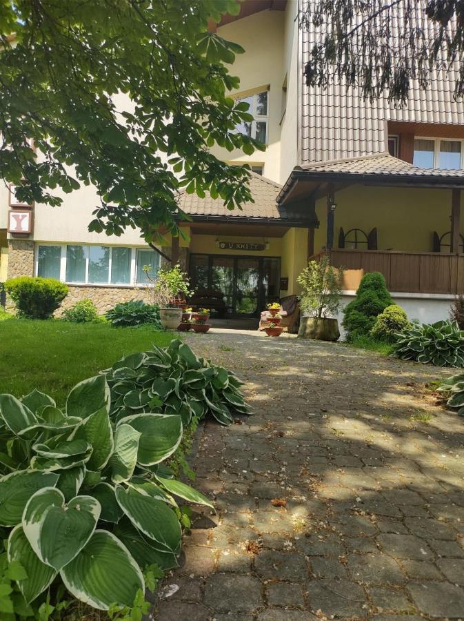 Zajazd U Kmity Postołów Exteriör bild