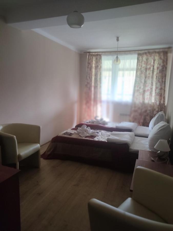 Zajazd U Kmity Postołów Exteriör bild
