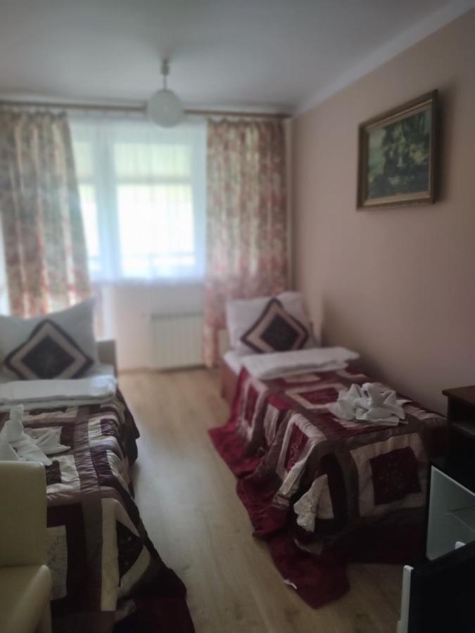 Zajazd U Kmity Postołów Exteriör bild